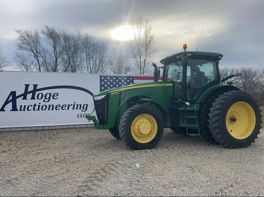 Image of John Deere 8235R Primary image