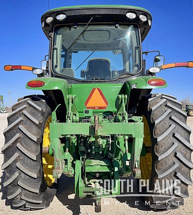 Image of John Deere 8235R equipment image 3