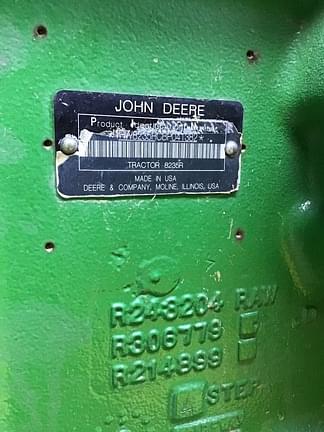 Image of John Deere 8235R equipment image 4