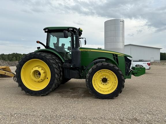 Image of John Deere 8235R Primary image