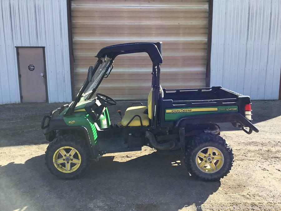 Image of John Deere Gator XUV 825i Primary Image