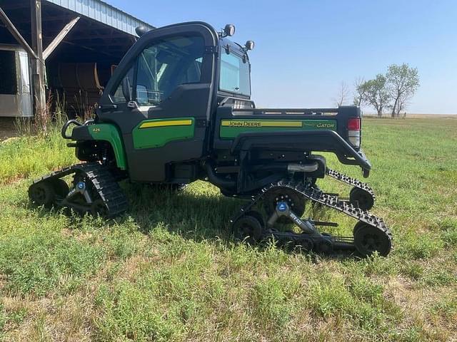 Image of John Deere Gator XUV 825i equipment image 3