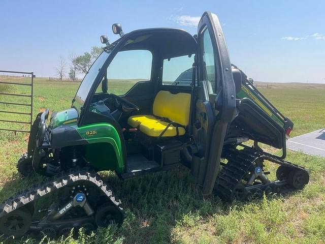 Image of John Deere Gator XUV 825i equipment image 2