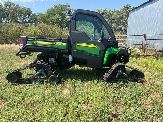 Image of John Deere Gator XUV 825i equipment image 4