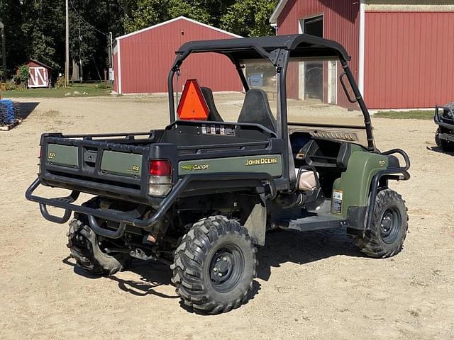 Image of John Deere Gator XUV 825i equipment image 2