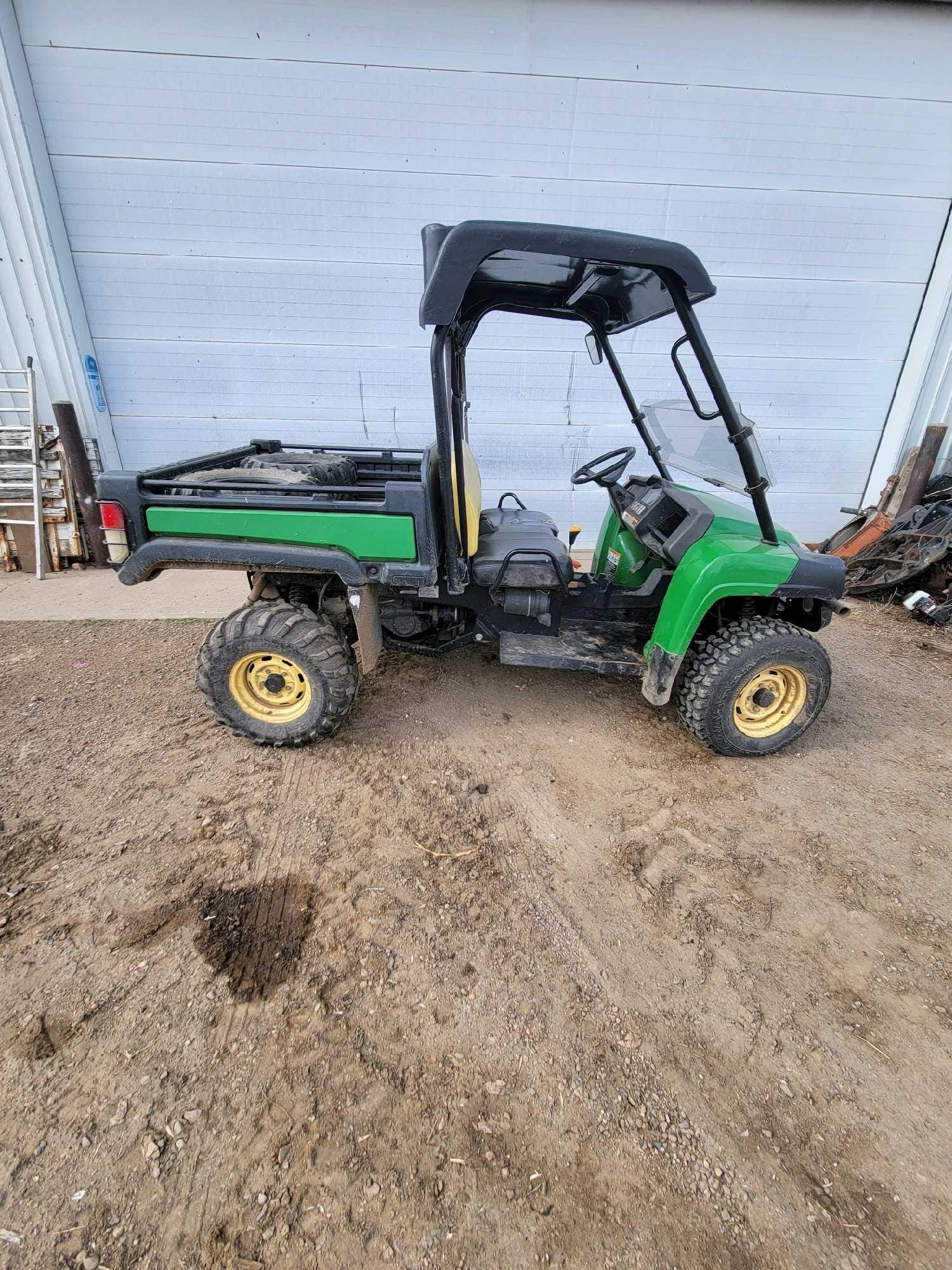 Main image John Deere Gator XUV 825i