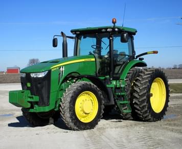 Main image John Deere 8260R
