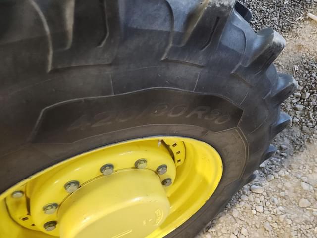 Image of John Deere 8260R equipment image 2