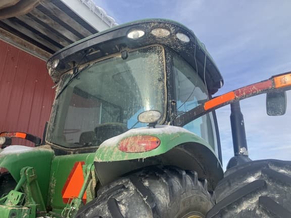 Image of John Deere 8260R equipment image 2