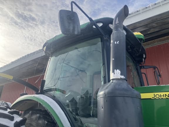 Image of John Deere 8260R equipment image 4