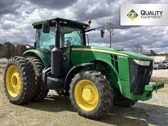 2011 John Deere 8260R Equipment Image0