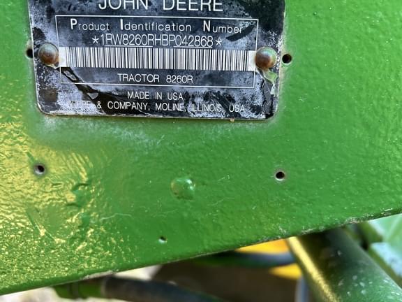Image of John Deere 8260R equipment image 3