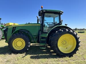2011 John Deere 8260R Image