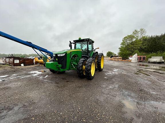 Image of John Deere 8260R Primary image