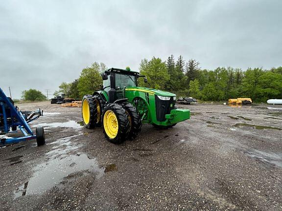 Image of John Deere 8260R Primary image