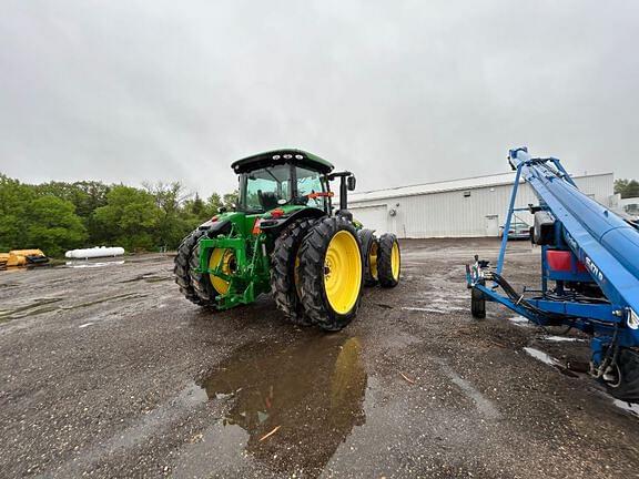 Image of John Deere 8260R equipment image 4