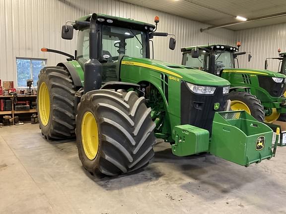 Image of John Deere 8260R equipment image 2