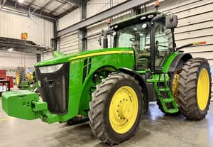 2011 John Deere 8260R Image