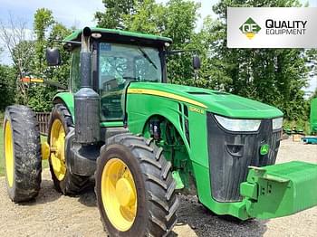 2011 John Deere 8260R Equipment Image0