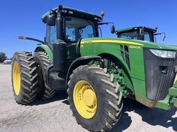 Main image John Deere 8260R