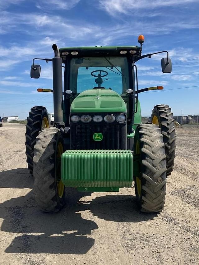 Image of John Deere 8270R equipment image 1