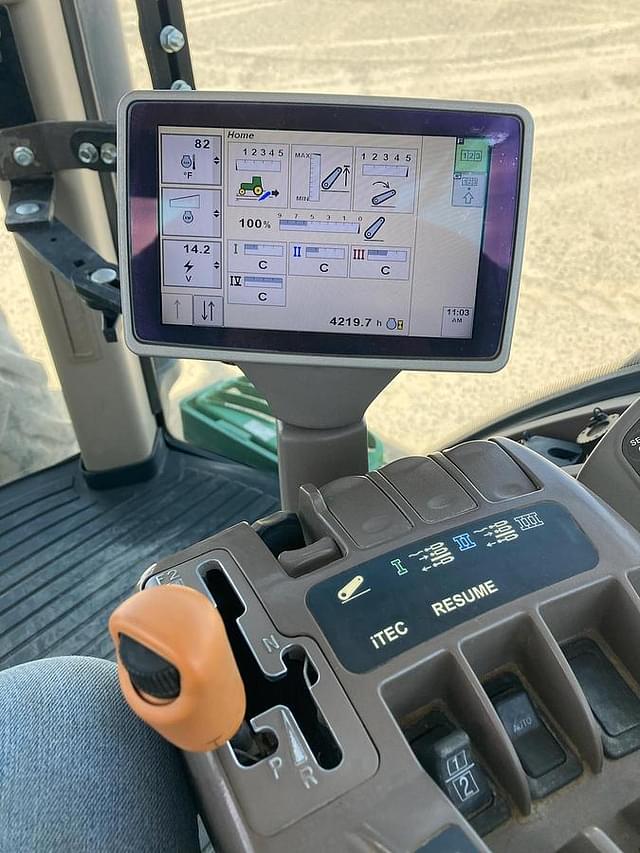 Image of John Deere 8270R equipment image 4