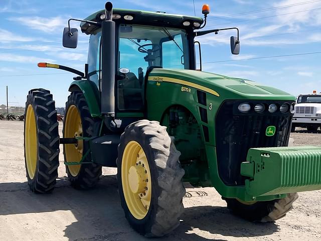Image of John Deere 8270R equipment image 2