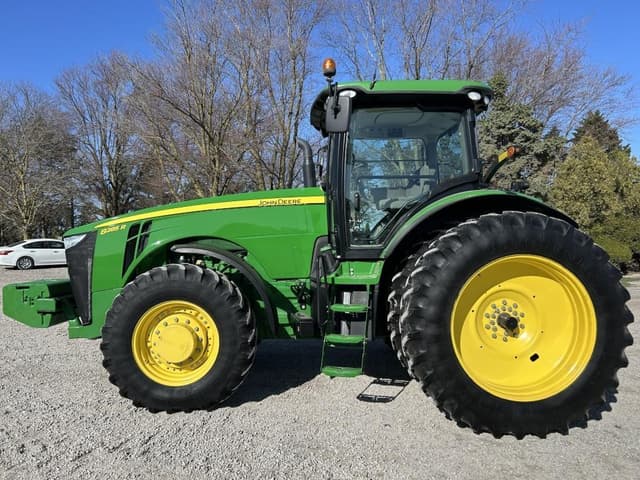Image of John Deere 8285R equipment image 2