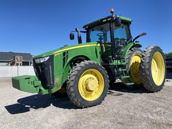 2011 John Deere 8285R Equipment Image0