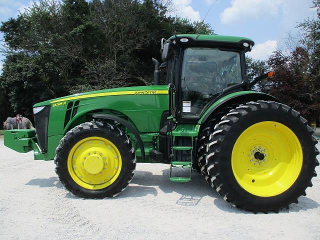 Image of John Deere 8285R equipment image 2