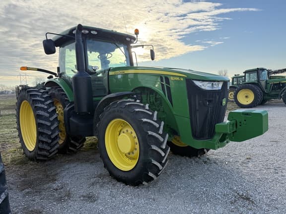 Image of John Deere 8285R Image 1