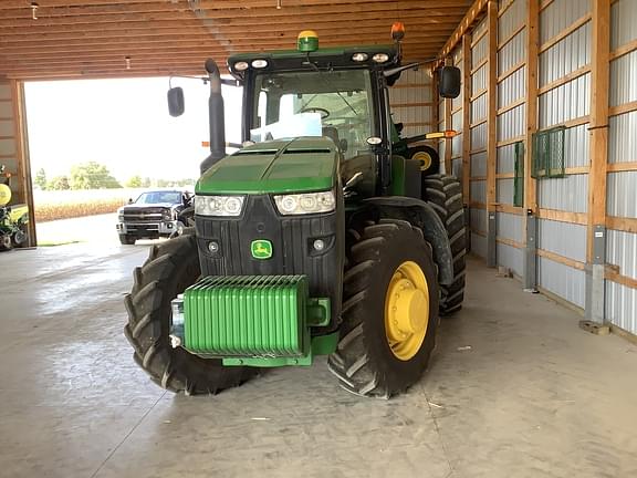 Image of John Deere 8285R equipment image 2