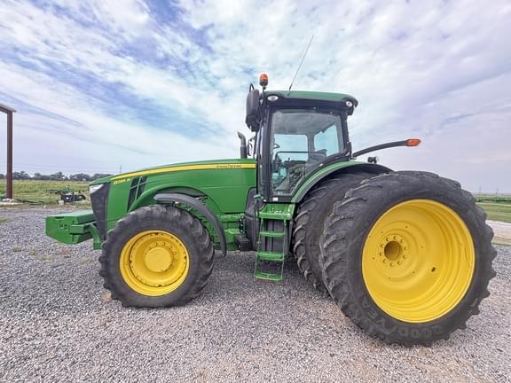 Image of John Deere 8285R equipment image 2