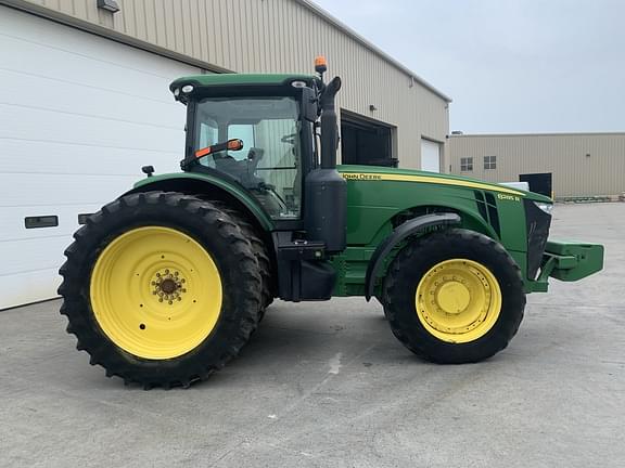 Image of John Deere 8285R equipment image 1