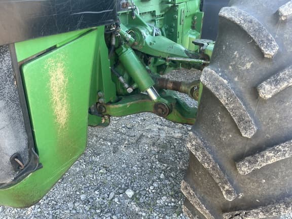 Image of John Deere 8285R equipment image 4