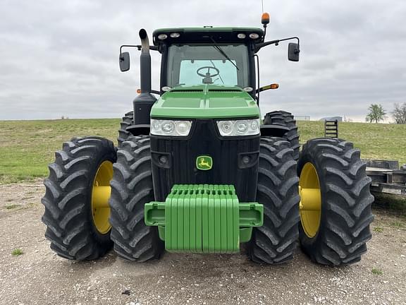 Image of John Deere 8285R equipment image 1