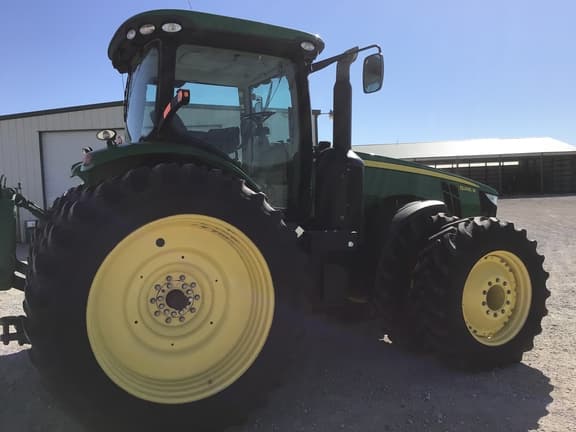 Image of John Deere 8285R equipment image 3