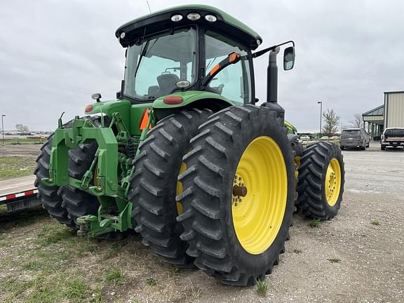 Image of John Deere 8285R equipment image 3