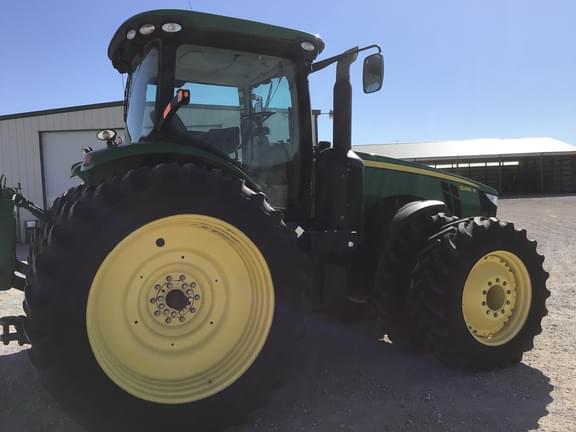 Image of John Deere 8285R equipment image 3