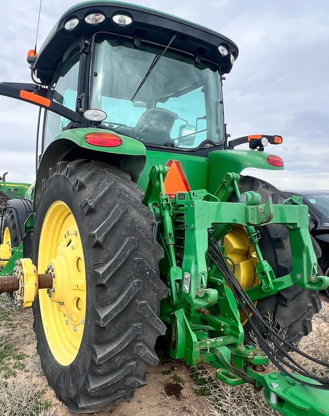 Image of John Deere 8285R equipment image 4