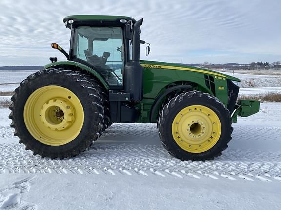 Image of John Deere 8285R equipment image 3