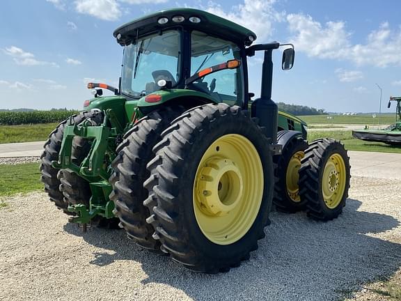 Image of John Deere 8285R equipment image 4