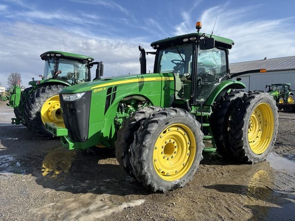 2011 John Deere 8285R Equipment Image0