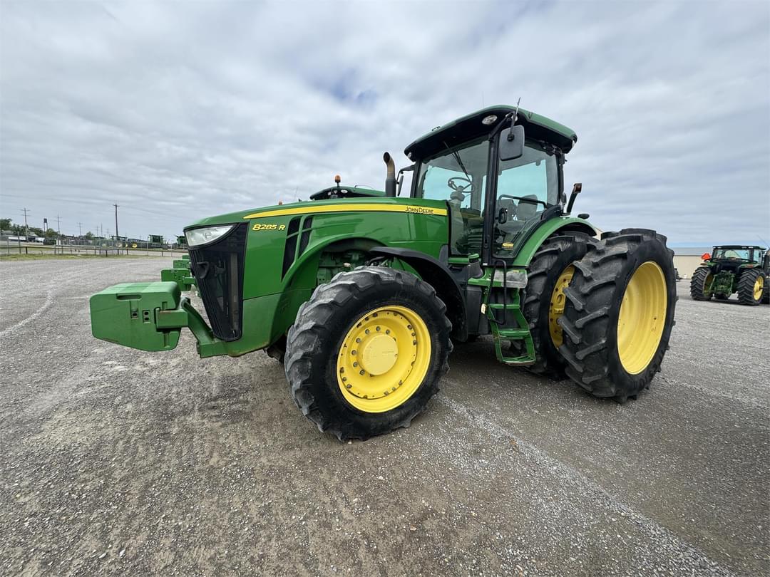 Image of John Deere 8285R Primary image