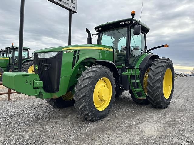 Image of John Deere 8285R equipment image 2