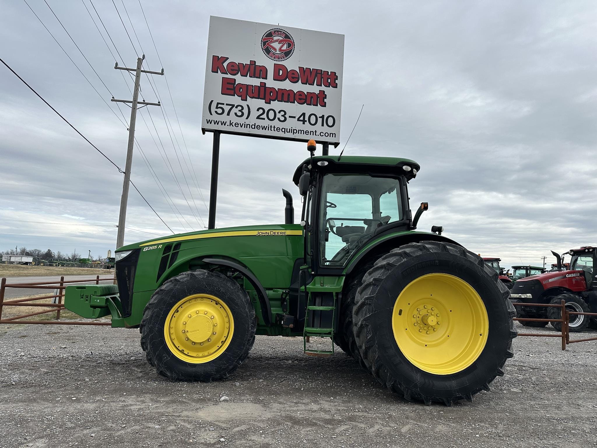 Main image John Deere 8285R