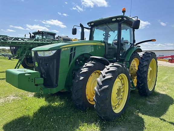 Image of John Deere 8285R equipment image 1