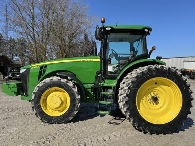 Image of John Deere 8285R equipment image 2