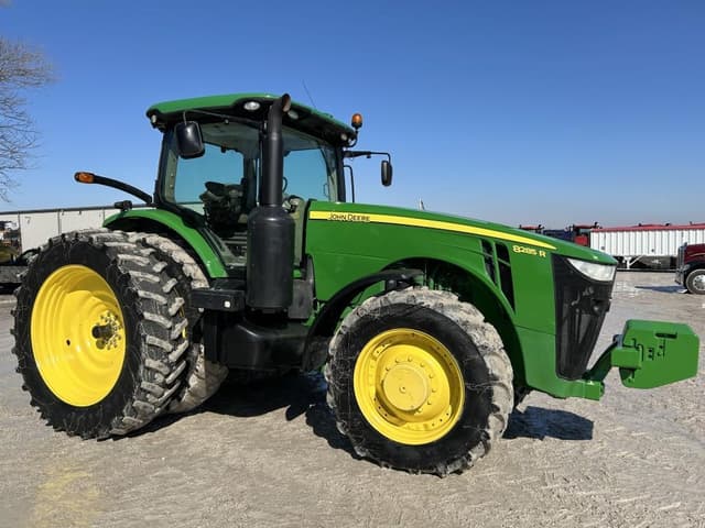Image of John Deere 8285R equipment image 1