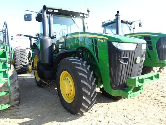 Image of John Deere 8285R equipment image 1